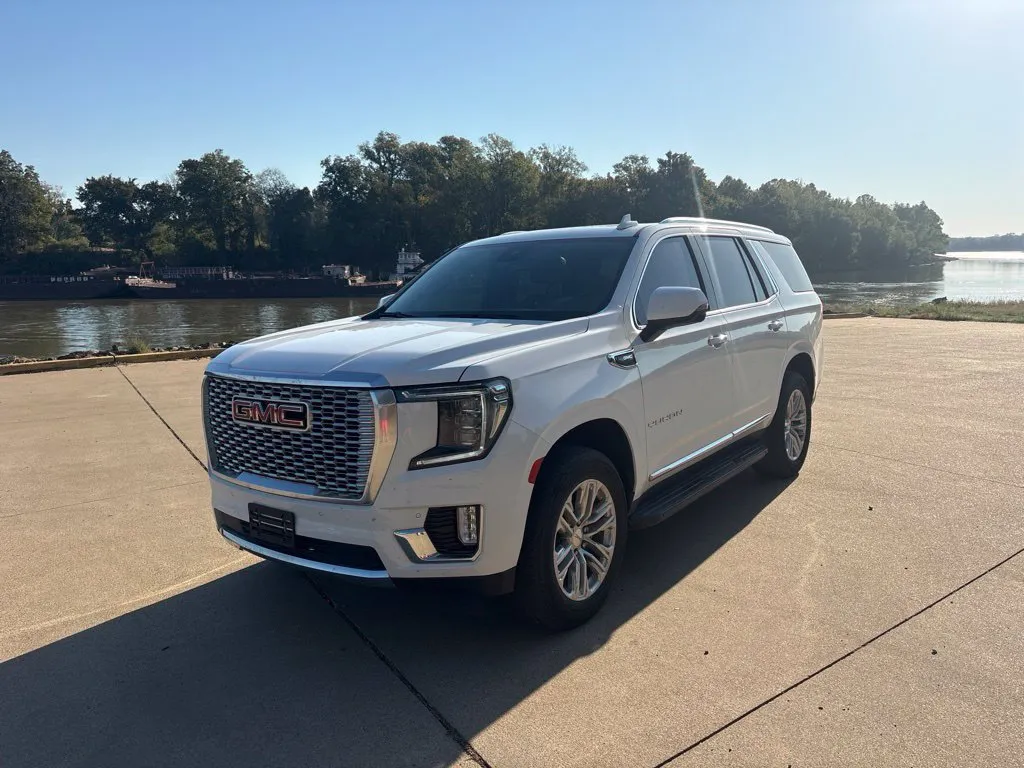 GMC Yukon photo 3