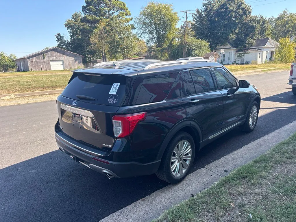 Ford Explorer photo 8
