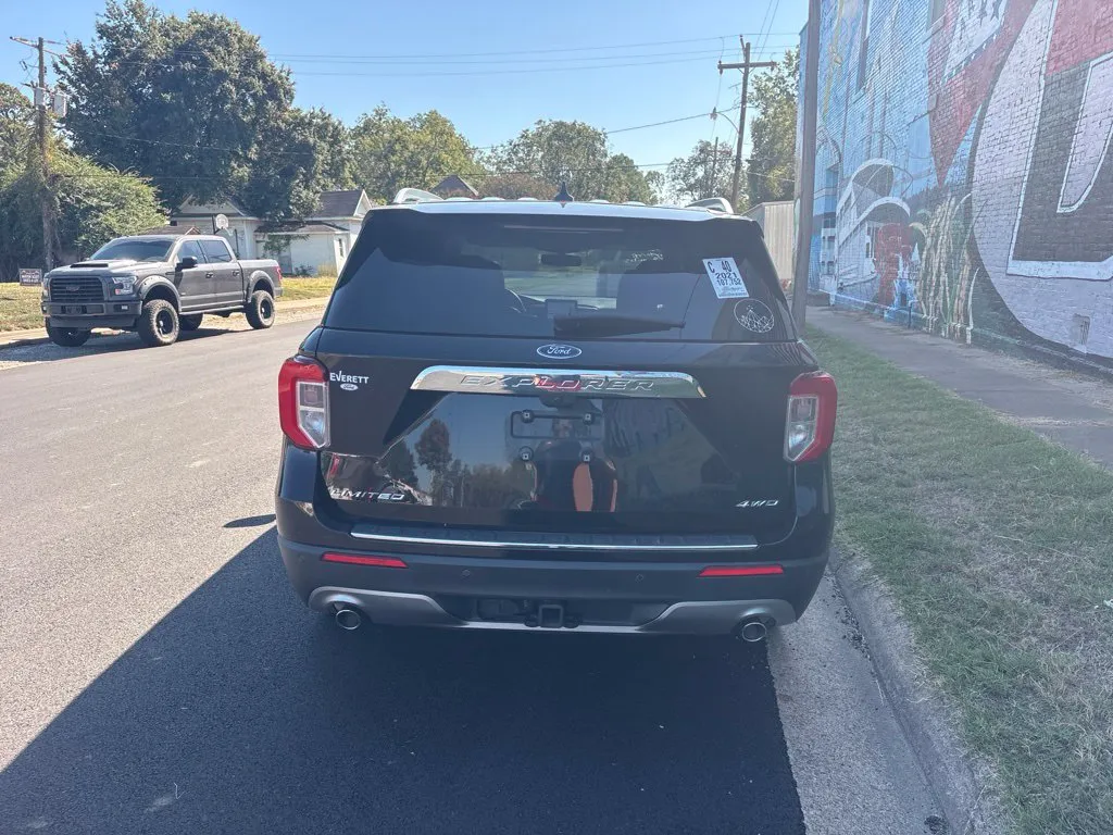 Ford Explorer photo 7