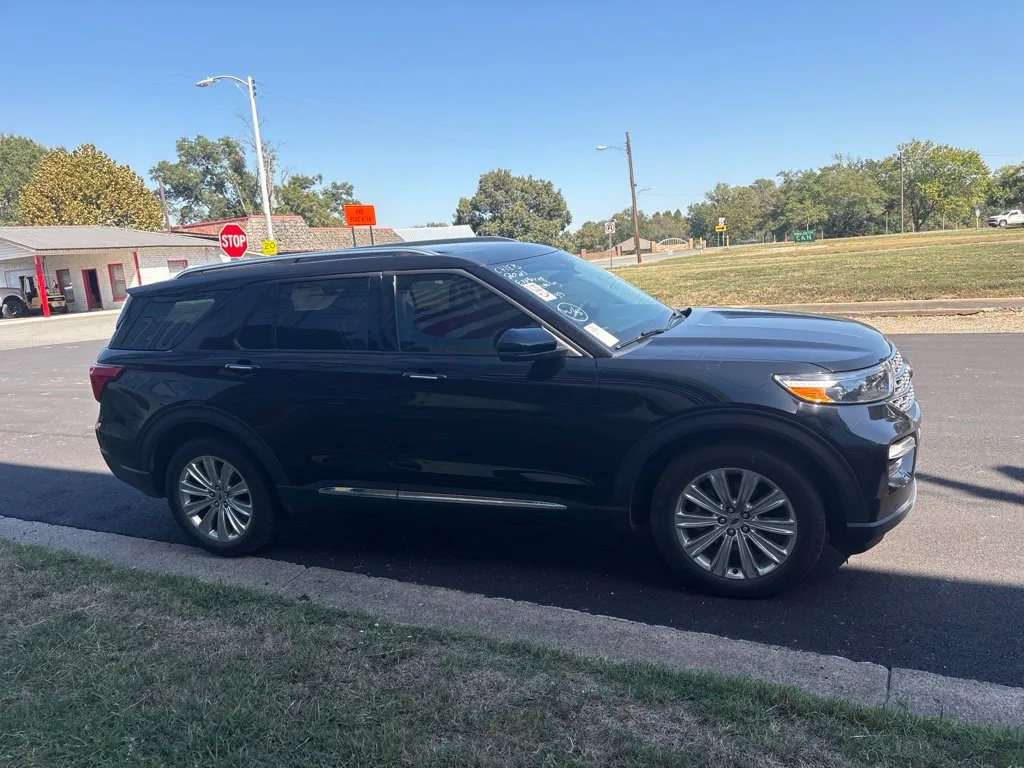 Ford Explorer photo 9