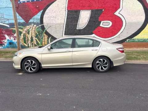 More photos of 2017 Honda Accord EX-L at D3 Auto Sales - Des Arc, AR, AR