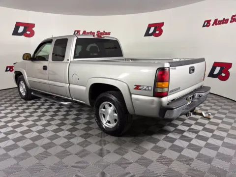More photos of 2005 GMC Sierra 1500 SLT at D3 Auto Sales - Des Arc, AR, AR