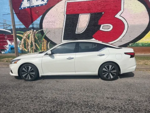 Another view of 2021 Nissan Altima 2.5 SL for sale in Des Arc, AR at D3 Auto Sales - Des Arc, AR