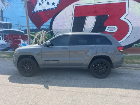 Another view of 2020 Jeep Grand Cherokee Altitude for sale in Des Arc, AR at D3 Auto Sales - Des Arc, AR