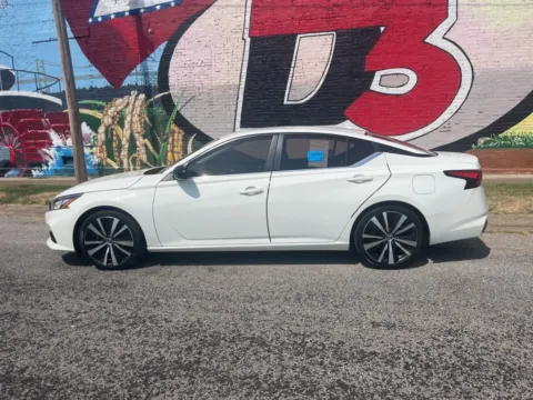 Another view of 2020 Nissan Altima 2.5 SR for sale in Des Arc, AR at D3 Auto Sales - Des Arc, AR