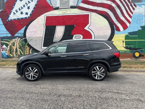 Another view of 2018 Honda Pilot Touring for sale in Des Arc, AR at D3 Auto Sales - Des Arc, AR
