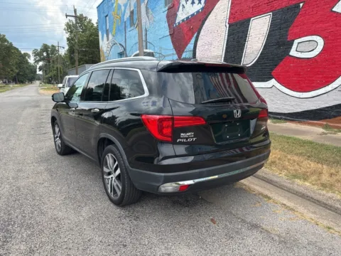 More photos of 2018 Honda Pilot Touring at D3 Auto Sales - Des Arc, AR, AR