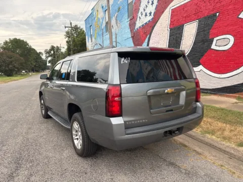 More photos of 2020 Chevrolet Suburban LT at D3 Auto Sales - Des Arc, AR, AR