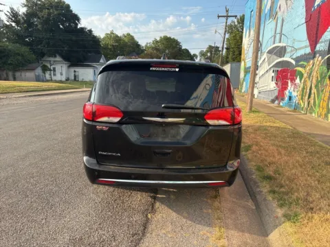 More photos of 2017 Chrysler Pacifica Touring L at D3 Auto Sales - Des Arc, AR, AR