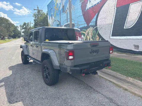 More photos of 2020 Jeep Gladiator Sport at D3 Auto Sales - Des Arc, AR, AR