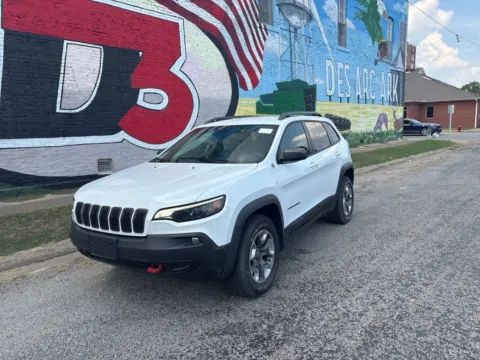 Photos of 2019 Jeep Cherokee Trailhawk for sale in Des Arc, AR at D3 Auto Sales - Des Arc, AR