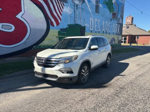 Photos of 2016 Honda Pilot Touring for sale in Des Arc, AR at D3 Auto Sales - Des Arc, AR