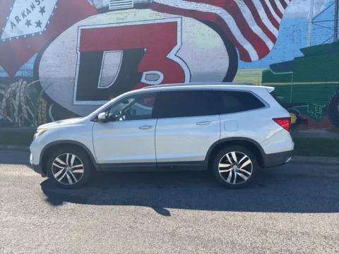 Another view of 2016 Honda Pilot Touring for sale in Des Arc, AR at D3 Auto Sales - Des Arc, AR