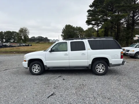 Another view of 2004 Chevrolet Suburban 1500 Z71 for sale in Des Arc, AR at D3 Auto Sales - Des Arc, AR