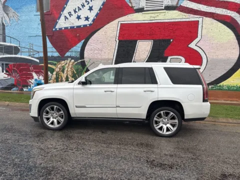 Another view of 2017 Cadillac Escalade Premium Luxury for sale in Des Arc, AR at D3 Auto Sales - Des Arc, AR