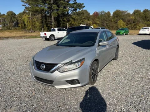 Another view of 2018 Nissan Altima 2.5 SV for sale in Des Arc, AR at D3 Auto Sales - Des Arc, AR