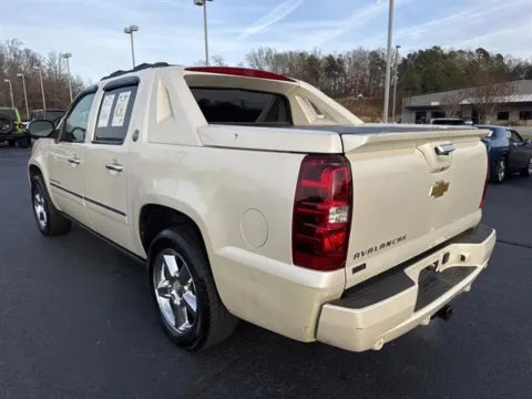 More photos of 2013 Chevrolet Avalanche LTZ Black Diamond at Blackwell Chrysler Dodge Jeep Ram Fiat Kia, VA