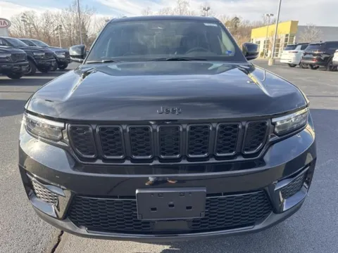 Photos of 2025 Jeep Grand Cherokee Limited for sale in Danville, VA at Blackwell Chrysler Dodge Jeep Ram Fiat Kia
