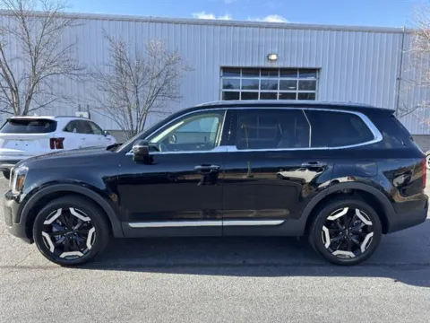 More photos of 2023 Kia Telluride S at Blackwell Chrysler Dodge Jeep Ram Fiat Kia, VA