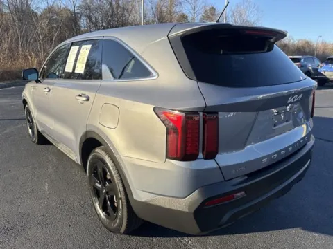 More photos of 2022 Kia Sorento LX at Blackwell Chrysler Dodge Jeep Ram Fiat Kia, VA