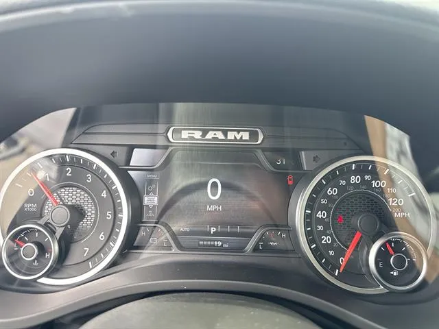 2026 RAM 1500 Laramie - Photo 10