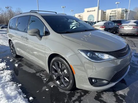 Gray 2020 Chrysler Pacifica Touring L for sale in Danville, VA