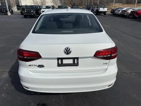 More photos of 2017 Volkswagen Jetta 1.4T S at Blackwell Chrysler Dodge Jeep Ram Fiat Kia, VA