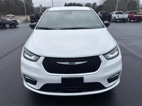 Photos of 2026 Chrysler Pacifica Select for sale in Danville, VA at Blackwell Chrysler Dodge Jeep Ram Fiat Kia