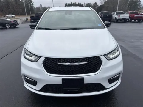 Photos of 2026 Chrysler Pacifica Select for sale in Danville, VA at Blackwell Chrysler Dodge Jeep Ram Fiat Kia