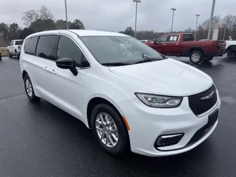 White 2026 Chrysler Pacifica Select for sale in Danville, VA