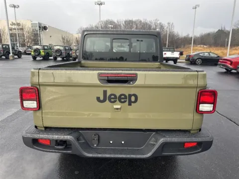 More photos of 2026 Jeep Gladiator Sport 4x4 at Blackwell Chrysler Dodge Jeep Ram Fiat Kia, VA