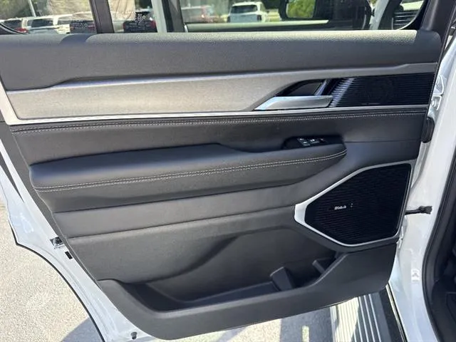 2026 Jeep Grand Wagoneer Limited Altitude - Photo 16