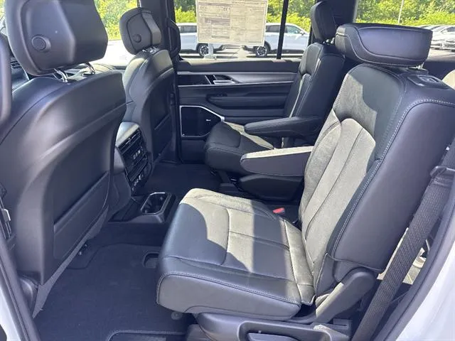 2026 Jeep Grand Wagoneer Limited Altitude - Photo 17