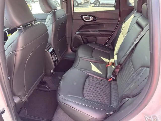 2026 Jeep Compass Latitude Altitude - Photo 15