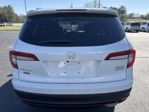 More photos of 2021 Honda Pilot SE at Blackwell Chrysler Dodge Jeep Ram Fiat Kia, VA
