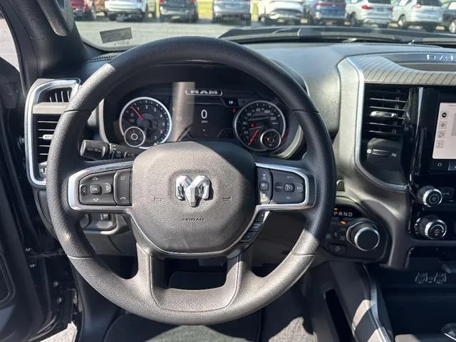 2026 RAM 1500 Express - Photo 9