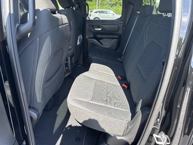 2026 RAM 1500 Express - Photo 14