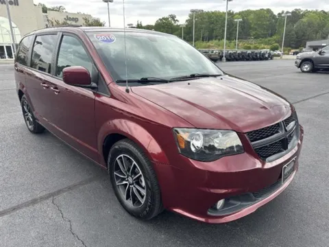 Red 2019 Dodge Grand Caravan SE for sale in Danville, VA