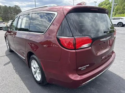 More photos of 2020 Chrysler Pacifica Limited at Blackwell Chrysler Dodge Jeep Ram Fiat Kia, VA