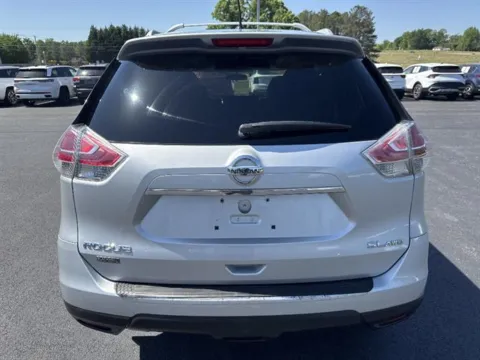 More photos of 2015 Nissan Rogue SL at Blackwell Chrysler Dodge Jeep Ram Fiat Kia, VA