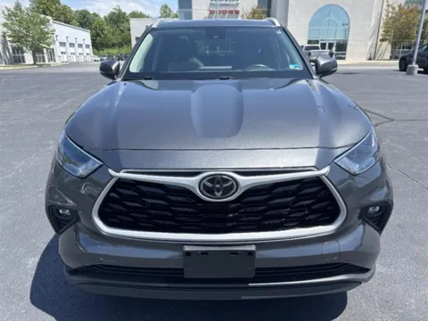 Photos of 2022 Toyota Highlander XLE for sale in Danville, VA at Blackwell Chrysler Dodge Jeep Ram Fiat Kia