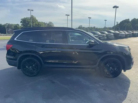 Photos of 2022 Honda Pilot SE for sale in Danville, VA at Blackwell Chrysler Dodge Jeep Ram Fiat Kia
