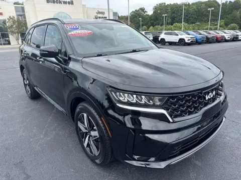 Black 2022 Kia Sorento S for sale in Danville, VA