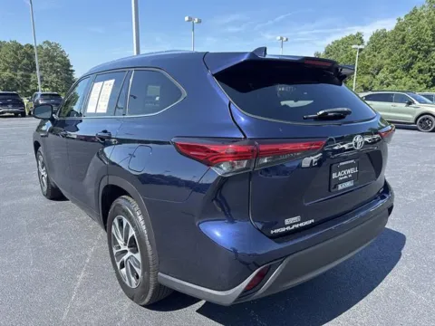 More photos of 2021 Toyota Highlander XLE at Blackwell Chrysler Dodge Jeep Ram Fiat Kia, VA