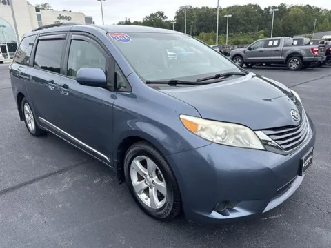 Blue 2016 Toyota Sienna LE 8-Passenger for sale in Danville, VA