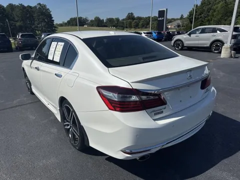 More photos of 2017 Honda Accord Sedan Touring V6 at Blackwell Chrysler Dodge Jeep Ram Fiat Kia, VA