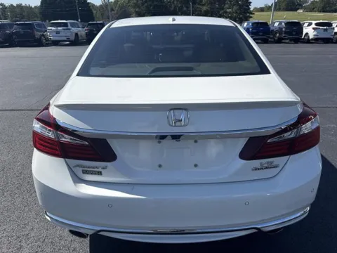 More photos of 2017 Honda Accord Sedan Touring V6 at Blackwell Chrysler Dodge Jeep Ram Fiat Kia, VA