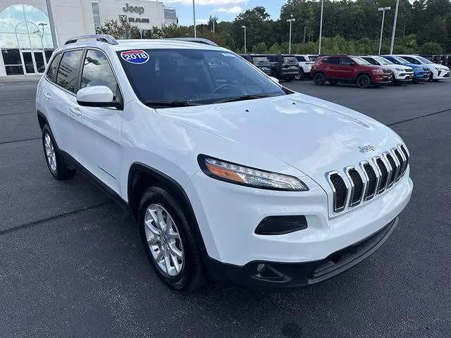 White 2018 Jeep Cherokee Latitude Plus for sale in Danville, VA
