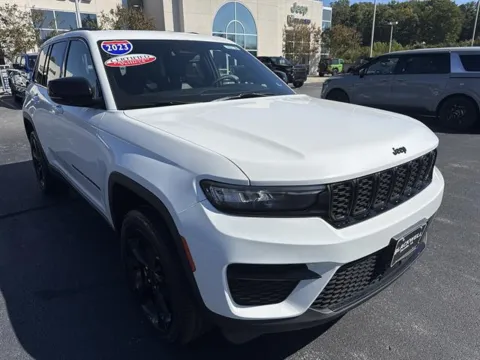 White 2023 Jeep Grand Cherokee Altitude for sale in Danville, VA