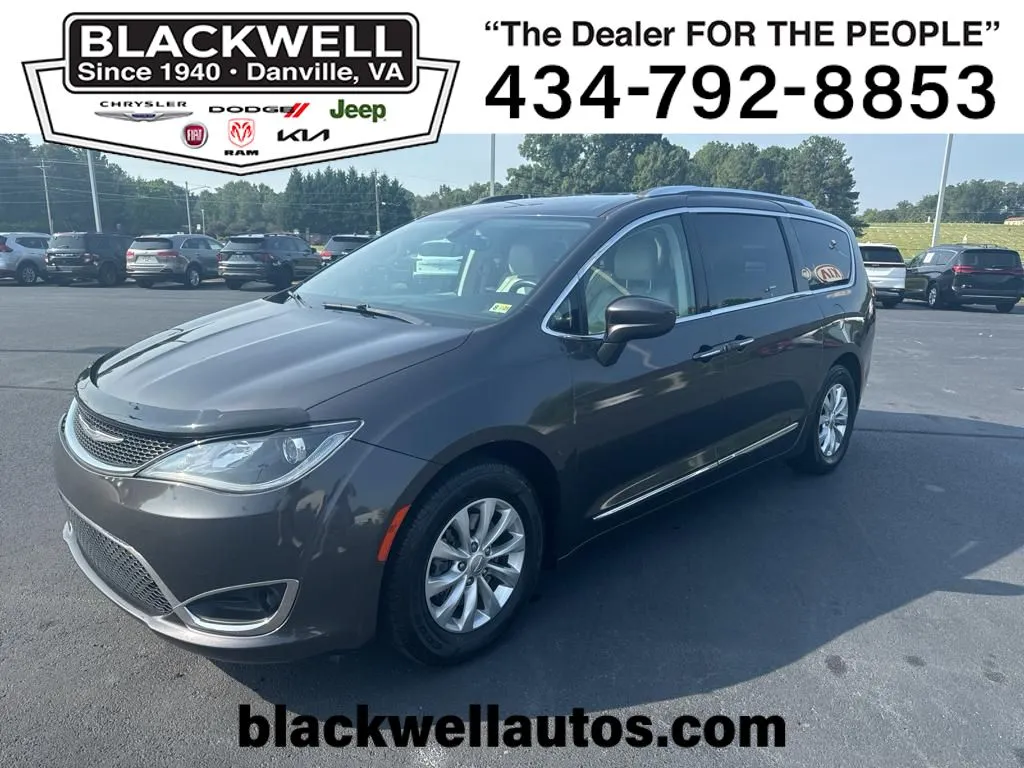 Used 2018 Chrysler Pacifica Touring L for sale in Danville, VA at